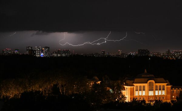 عاصفة رعدية في موسكو، 7 يوليو 2020 - سبوتنيك عربي