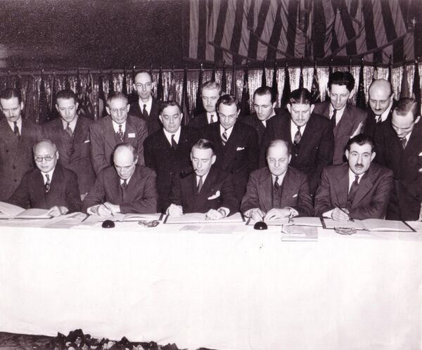 توقيع اتفاقية الطيران المدني الدولي (المعروفة أيضًا باسم اتفاقية شيكاغو)، 1944 - سبوتنيك عربي