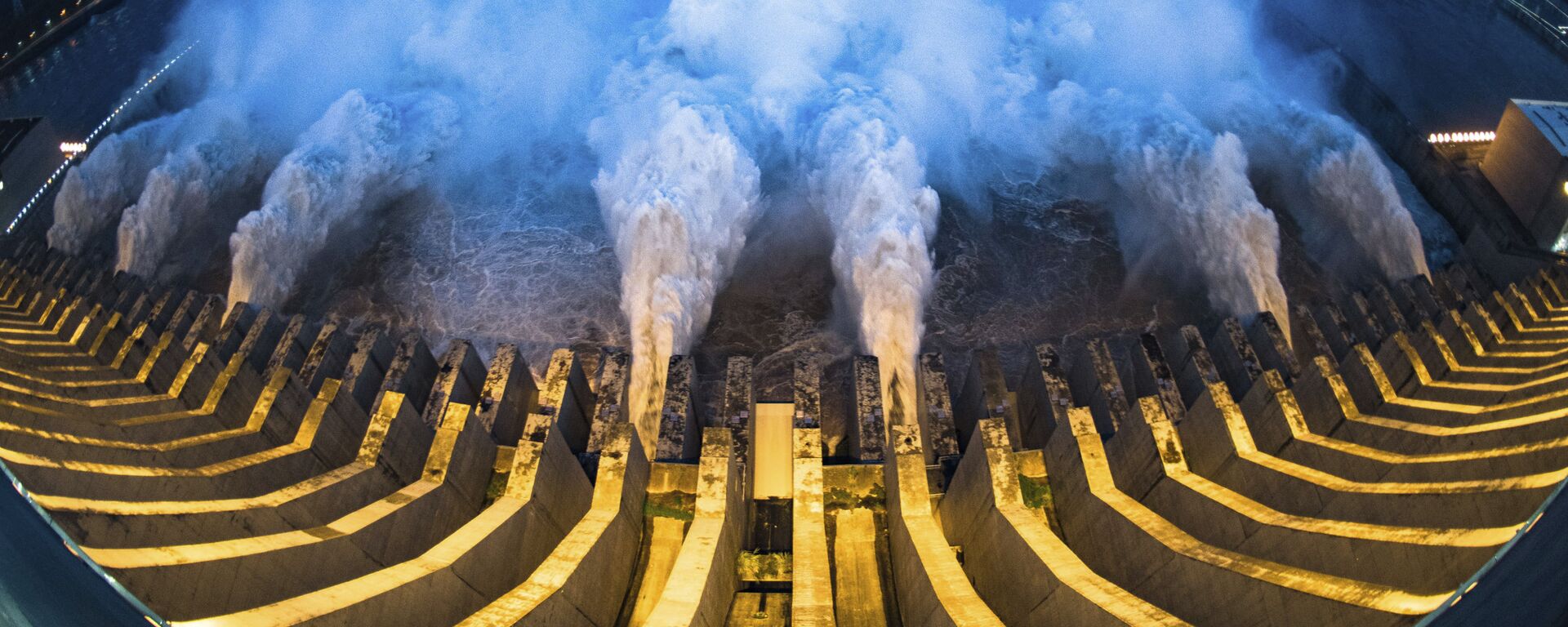 سد الممرات الثلاثة، أكبر سد هيدروليكي في العالم بني على نهر اليانغتسي في الصين. 19 يوليو 2020 - سبوتنيك عربي, 1920, 16.12.2021