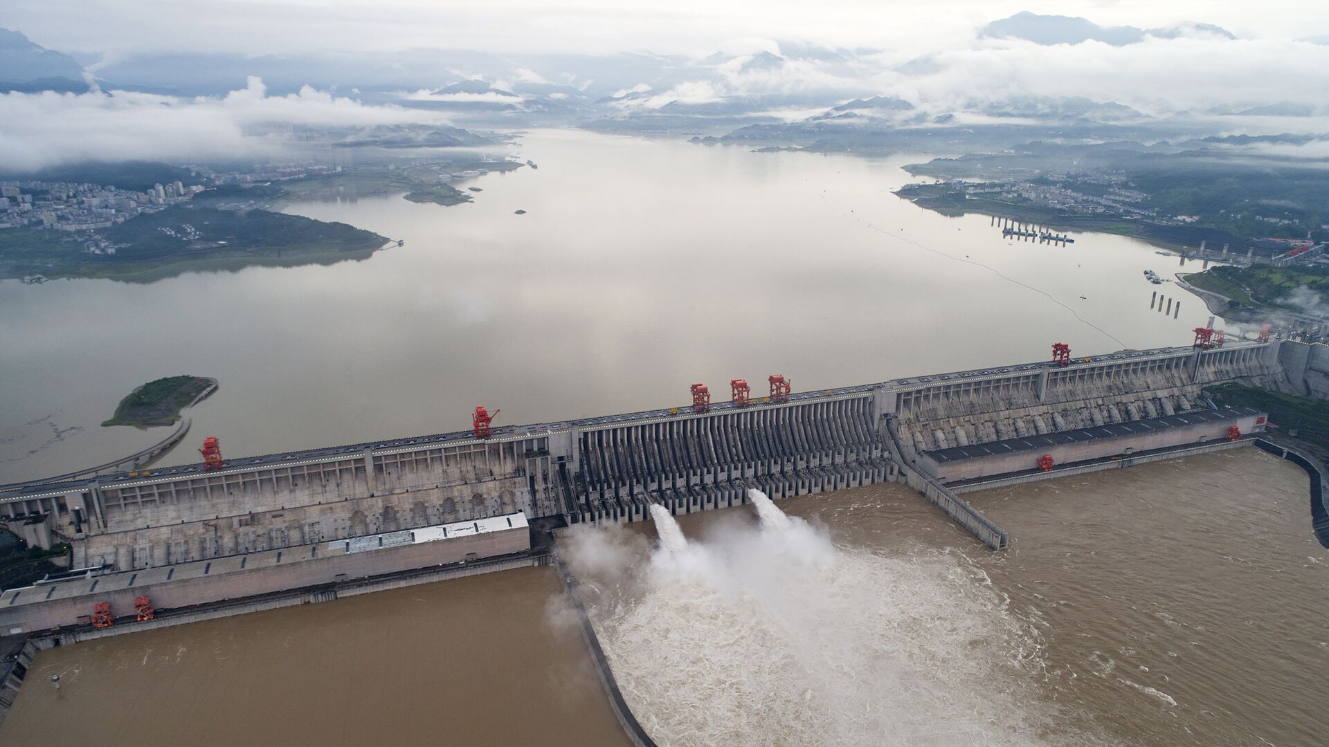سد الممرات الثلاثة، أكبر سد هيدروليكي في العالم بني على نهر اليانغتسي في الصين. 17 يوليو 2020 - سبوتنيك عربي, 1920, 09.03.2021