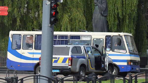 اختطاف حافلة في مدينة لوتسك في أوكرانيا و احتجاز رهائن - سبوتنيك عربي