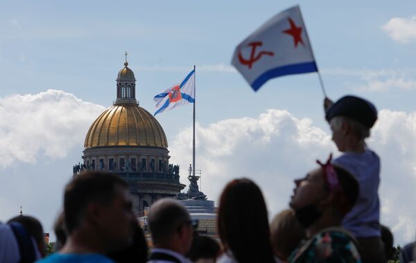 مراسم الاحتفال بيوم البحرية العسكرية الروسية في سان بطرسبورغ، روسيا 26 يوليو 2020 - سبوتنيك عربي