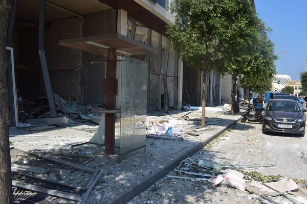 آثار الانفجار في محيط مرفأ بيروت، لبنان 5 أغسطس/ آب 2020 - سبوتنيك عربي