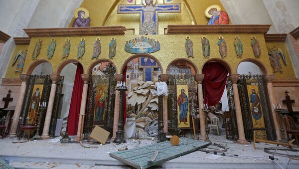 آثار الانفجار في كنيسة في محيط مرفأ بيروت، لبنان 5 أغسطس/ آب 2020 - سبوتنيك عربي