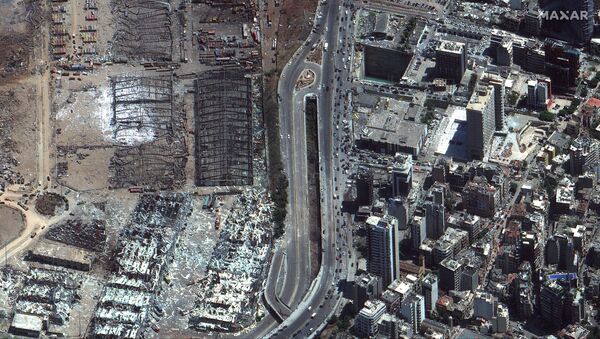  صورة أقمار صناعية، بتاريخ 5 أغسطس/ آب، تم الحصول عليها بإذن من شركة ماكسار تكنولوجيز الأمريكية، تظهر مدينة بيروت بعد الانفجار في 4 أغسطس 2020. - سبوتنيك عربي
