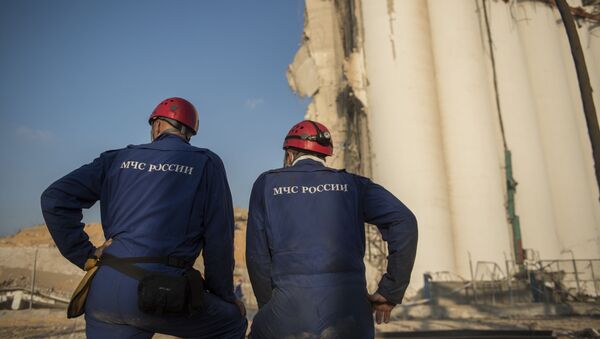 أفراد طاقم الإنقاذ التابع لوزارة الطوارئ الروسية في بيروت، لبنان 6 أغسطس/ آب 2020 - سبوتنيك عربي
