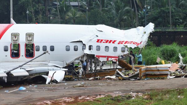  تحطم طائرة بعد هبوطها في مطار كاليكوت الدولي في الهند - سبوتنيك عربي