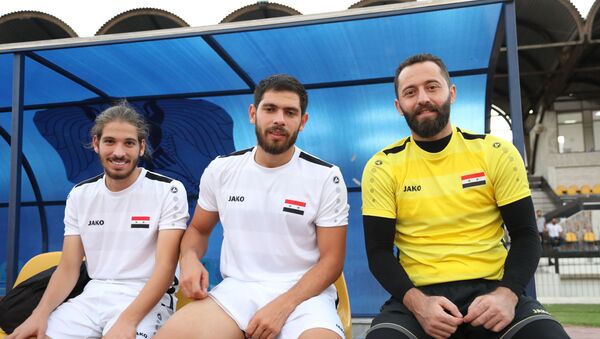 حارس منتخب سوريا أحمد مدنية واللاعبين خالد كردغلي ومحمد مالطا - سبوتنيك عربي