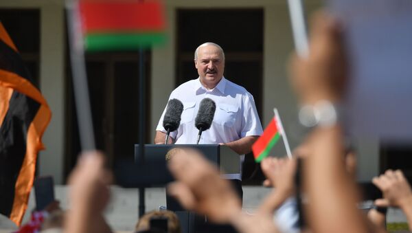 الرئيس البيلاروسي لوكاشينكو خلال تجمع تضامني معه - سبوتنيك عربي