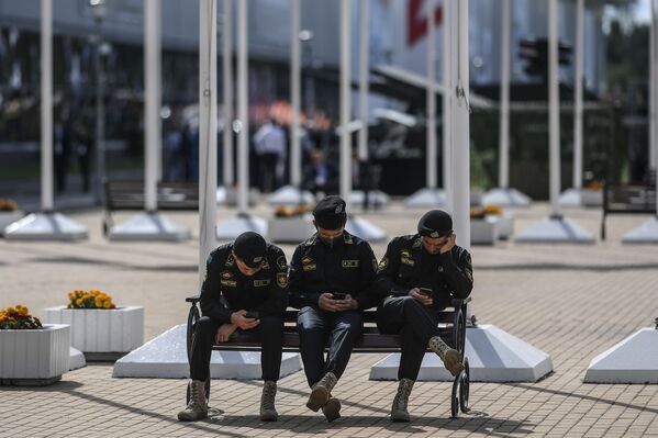 عسكريون من كازاخستان في معرض أرميا 2020 الدولي للأسلحة والمعدات العسكرية في الحديقة العسكرية الوطنية باتريوت بضواحي موسكو - سبوتنيك عربي