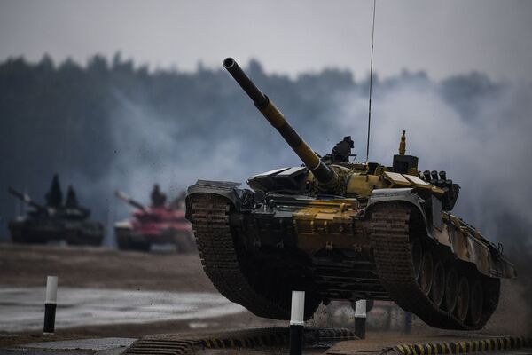 القوات المسلحة من كازاخستان خلال بياثلون الدبابات 2020 في حقل ألابينو، في إطار المنتدى العكسري الدولي أرميا 2020 والألعاب العسكرية الدولية أرمي 2020 (الجيش 2020) - سبوتنيك عربي