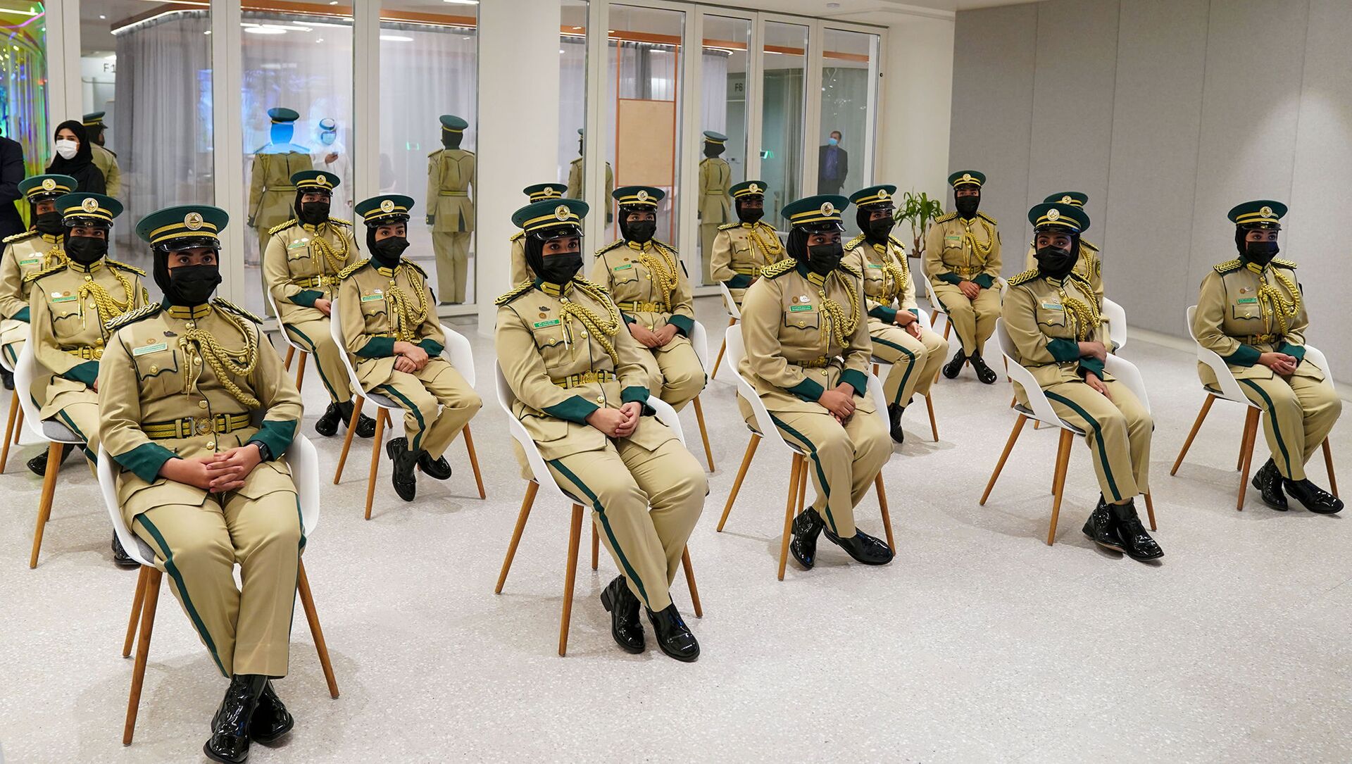 خريجات الدفعة الأولى من الطلبة المرشحين من العنصر النسائي اللواتي انضممن إلى أكاديمية شرطة دبي لدفعة 2016-2020 - سبوتنيك عربي, 1920, 01.04.2021