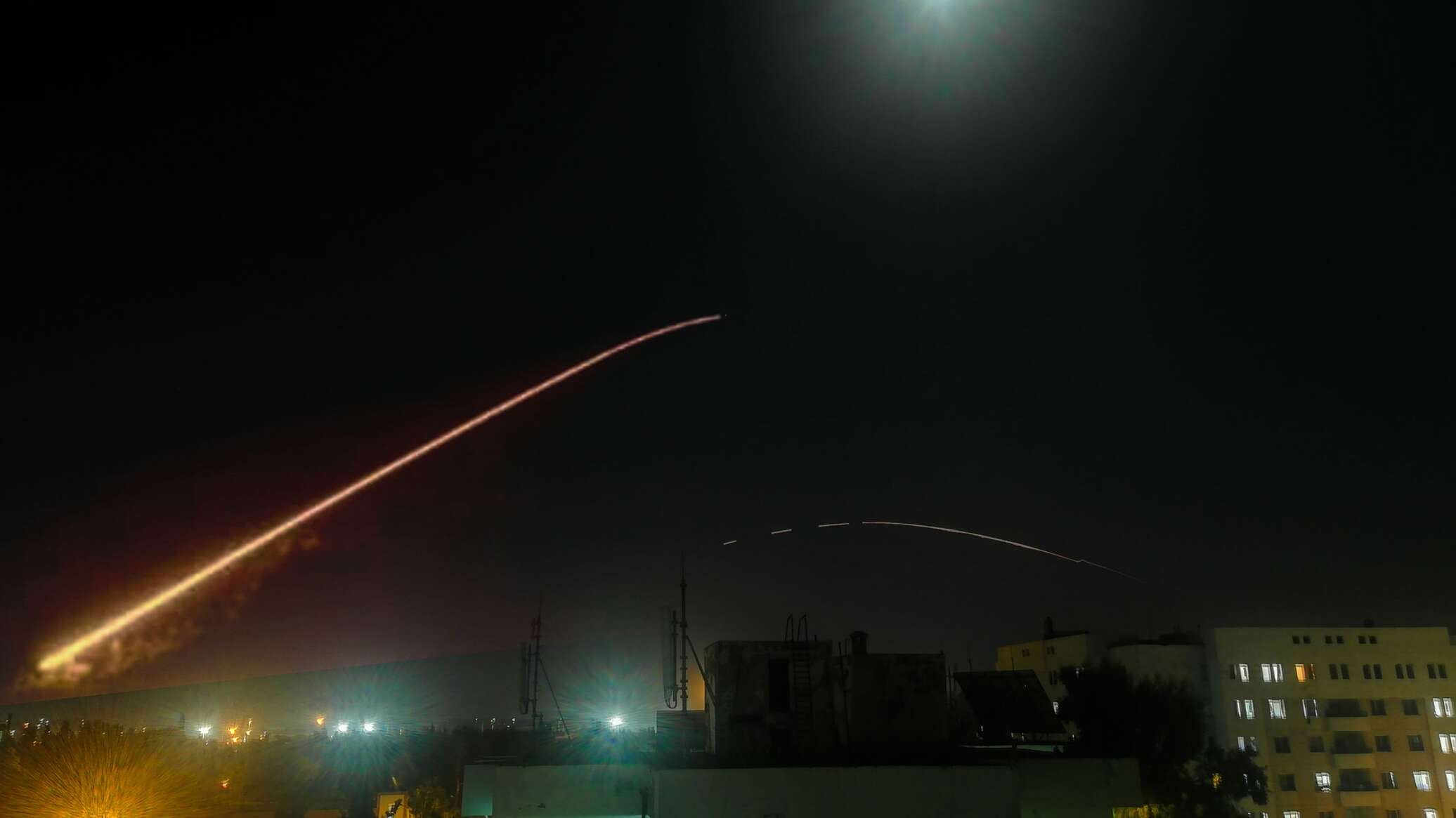 مراسل "سبوتنيك": الدفاعات الجوية السورية تتصدى لعدوان إسرائيلي في محيط العاصمة دمشق
