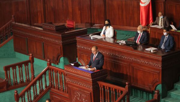 رئيس الحكومة التونسي المكلف هشام المشيشي أثناء خطابه في البرلمان التونسي، 1 سبتمبر/ أيلول 2020 - سبوتنيك عربي