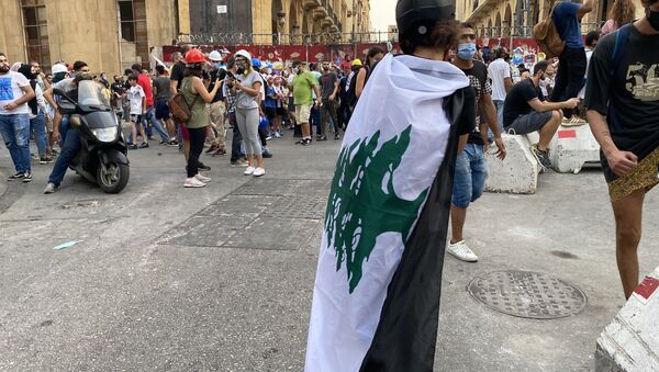 احتجاجات مناهضة للحكومة اللبنانية في مدينة بيروت، لبنان، 1 سبتمبر 2020 - سبوتنيك عربي