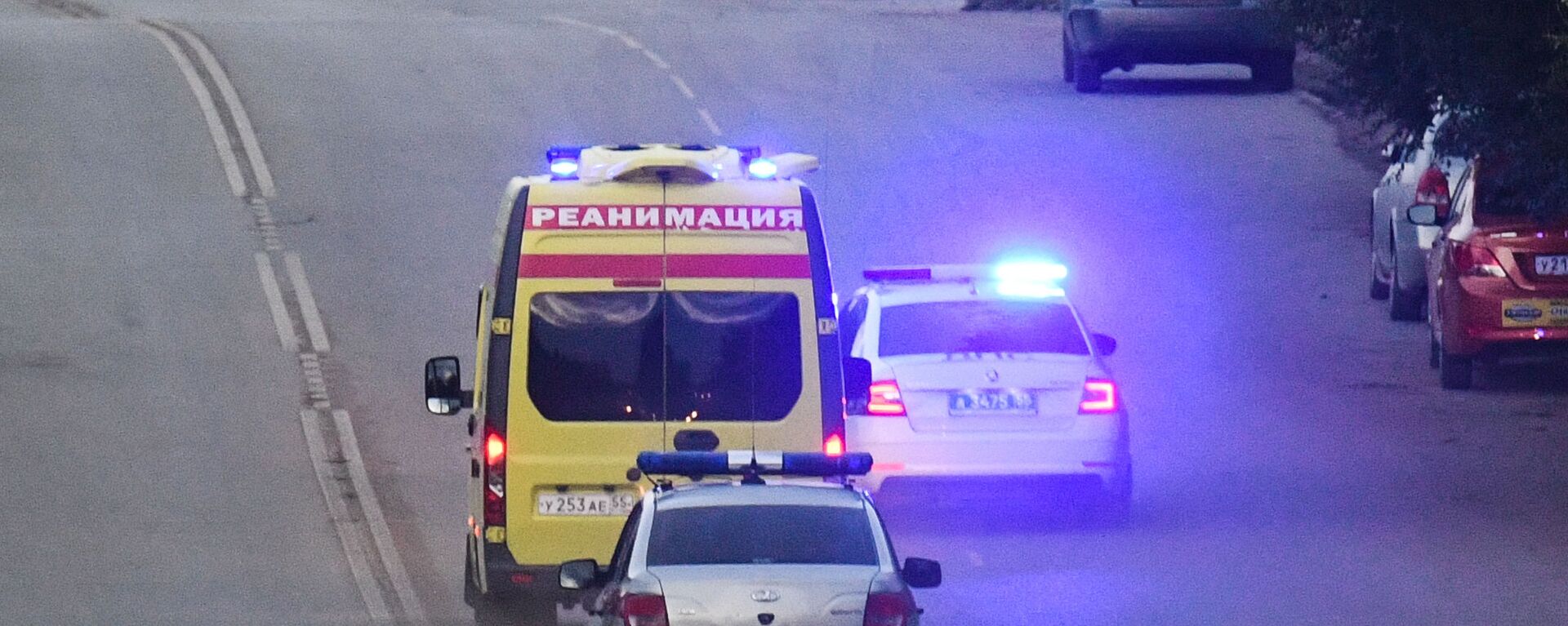 سيارة إسعاف تنقل المعارض الروسي ألكسي نافالني من مشفى في أومسك الروسية إلى برلين في ألمانيا، أغسطس 2020 - سبوتنيك عربي, 1920, 24.06.2022
