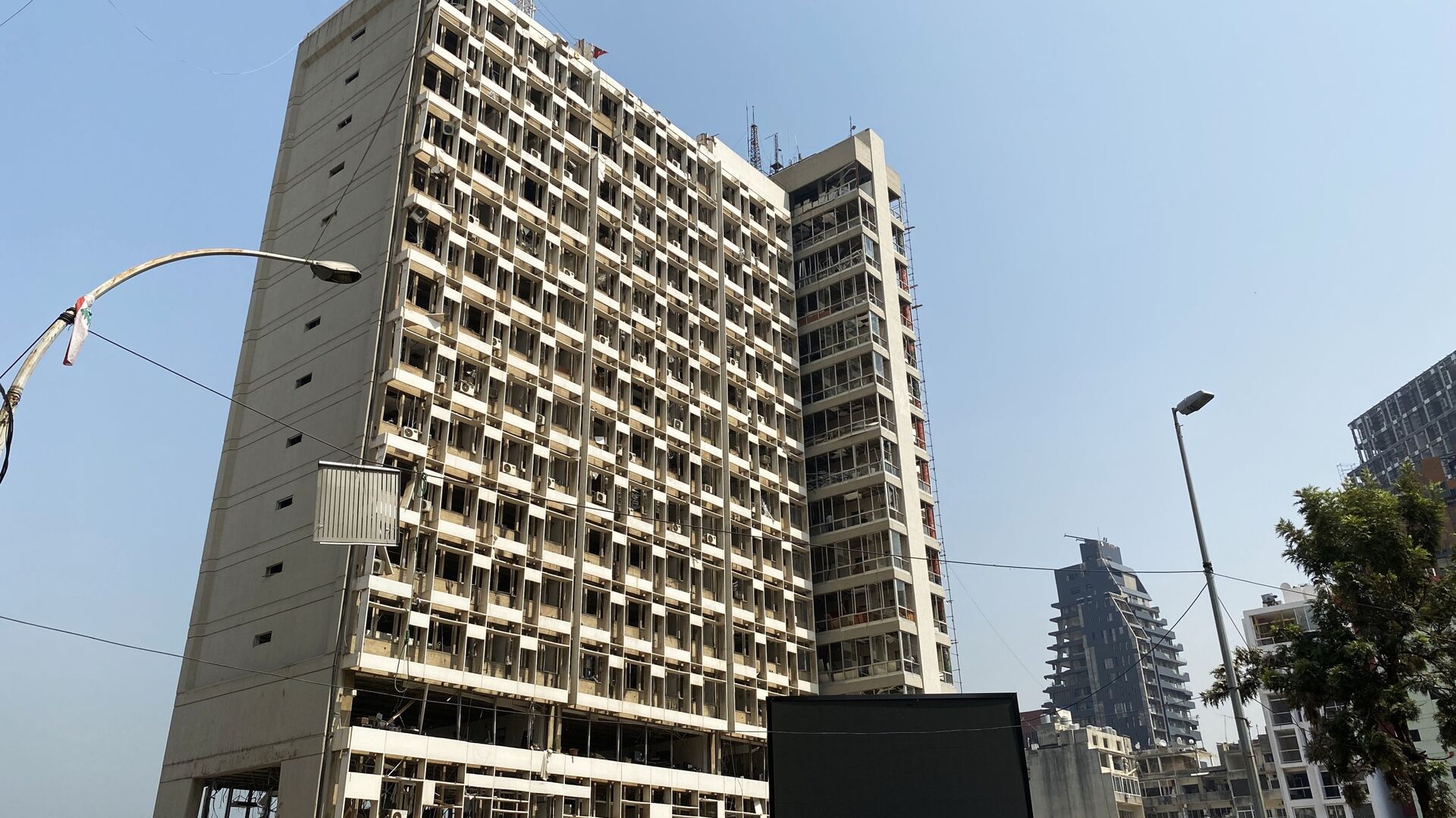 مباني مدمرة إثر انفجار مرفأ بيروت في حي جميزة، أحد أكثر الأحياء اكتظاظا في العاصمة، لبنان 4 سبتمبر 2020 - سبوتنيك عربي, 1920, 04.02.2021