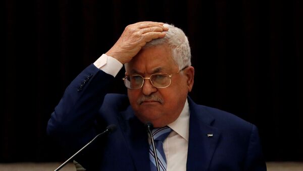  الرئيس الفلسطيني محمود عباس خلال اجتماع حول اتفاق السلام بين الإمارات وإسرائيل، رام الله، الضفة الغربية، فلسطين 8 سبتمبر 2020 - سبوتنيك عربي