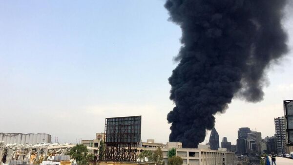 اندلاع حريق كبير في مرفأ بيروت، لبنان 10 سبتمبر 2020 - سبوتنيك عربي