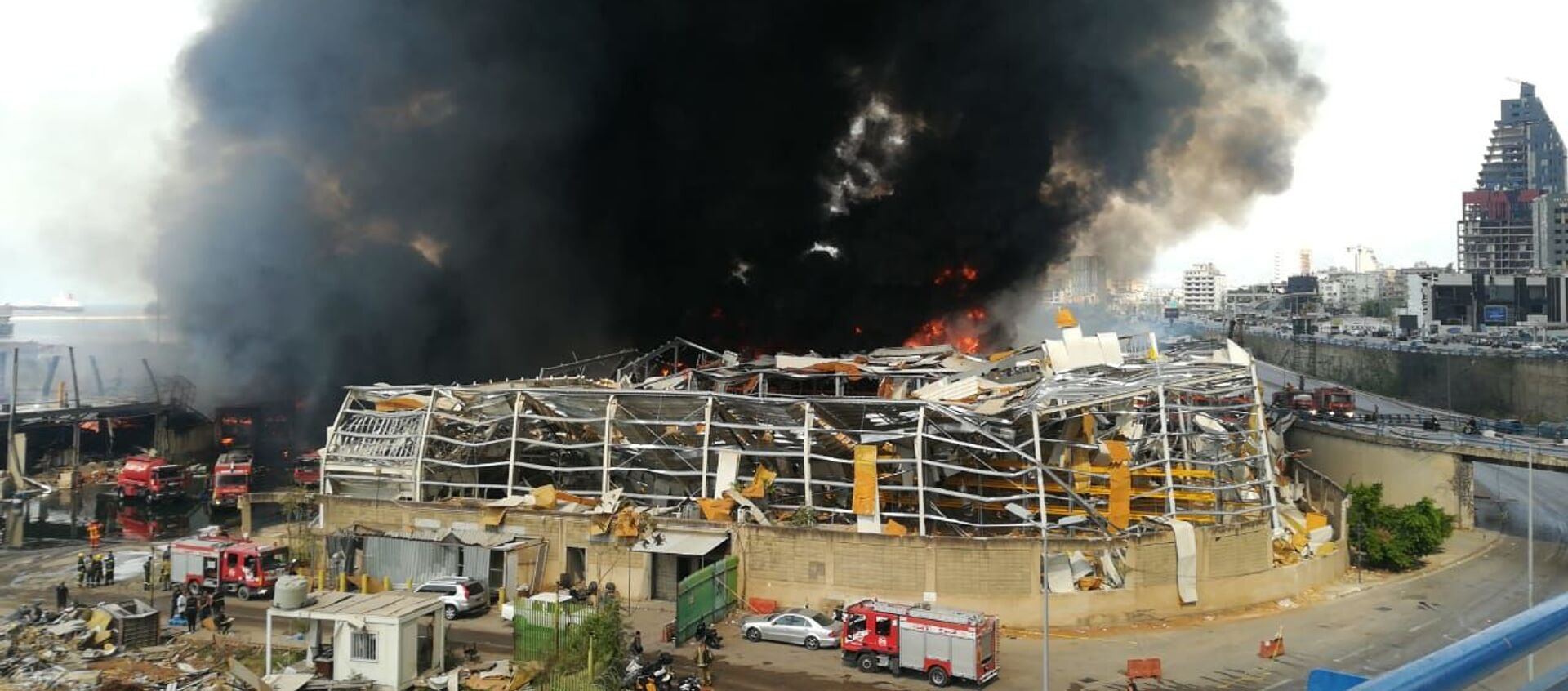 اندلاع حريق كبير في مرفأ بيروت، لبنان 10 سبتمبر 2020 - سبوتنيك عربي, 1920, 03.01.2021