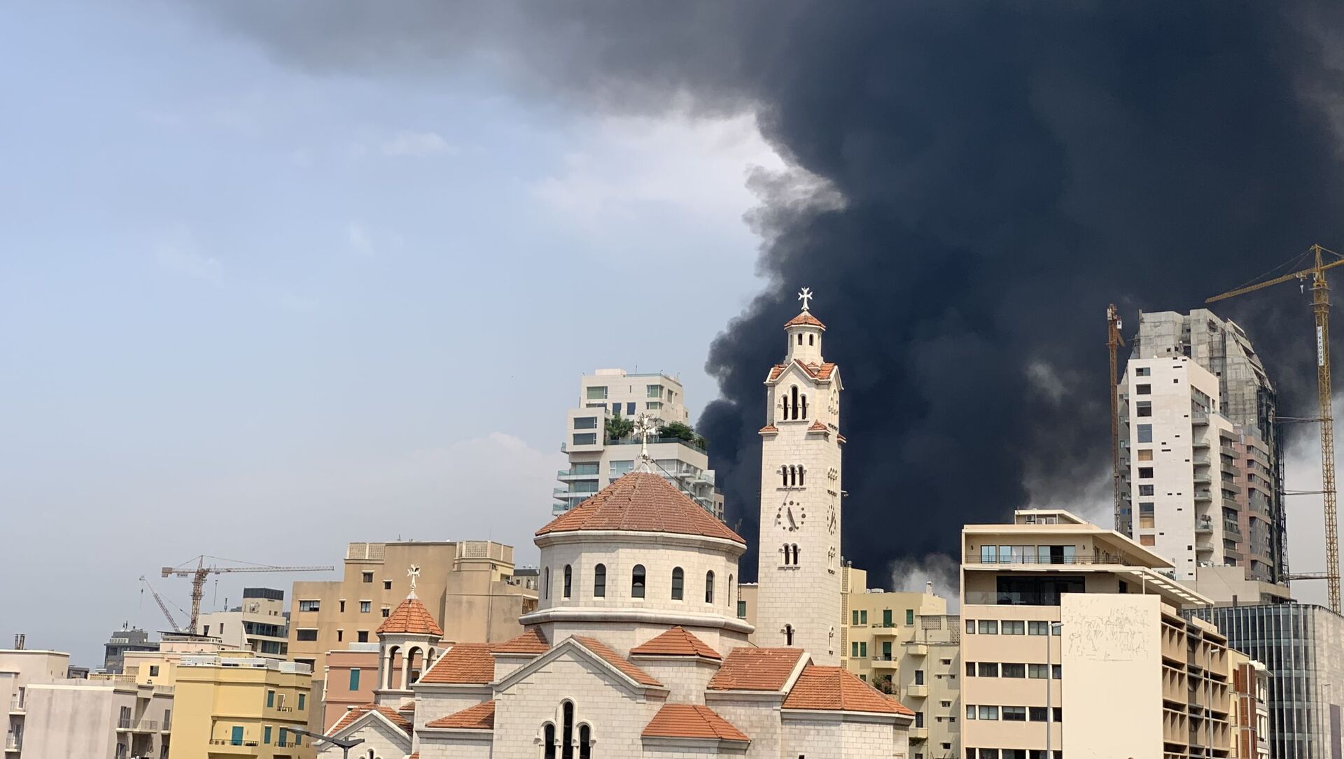  حريق كبير في مرفأ بيروت، لبنان 10 سبتمبر 2020 - سبوتنيك عربي, 1920, 02.04.2021