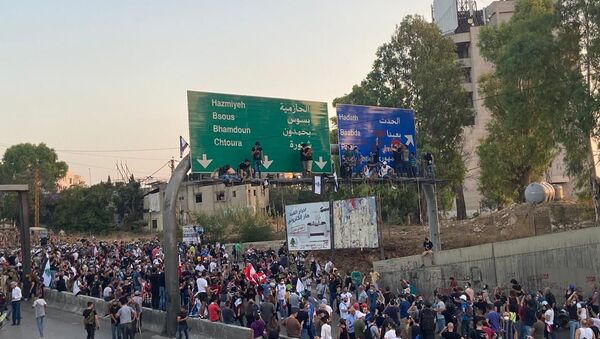 مظاهرات لبنان  - سبوتنيك عربي