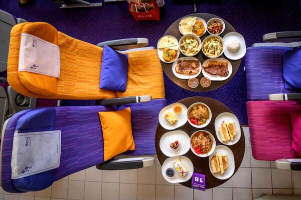 مطعم على متن طائرة في بانكوك، 10 سبتمبر 2020 - سبوتنيك عربي