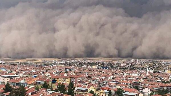 عاصفة رملية تضرب مدينة أنقرة، تركيا 12 سبتمبر 2020 - سبوتنيك عربي