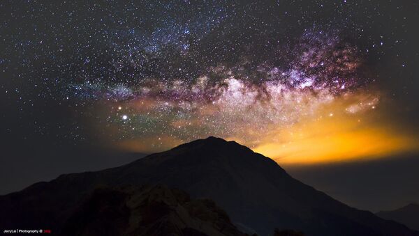 يمكن رؤية مجرة درب التبانة فوق جبل هيوان وسط تايوان - سبوتنيك عربي