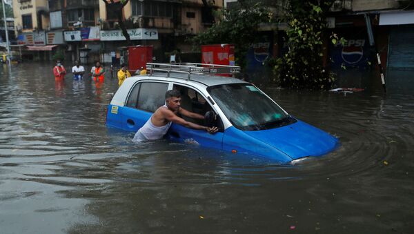 تداعيات الأمطار الغزيرة في مومباي، الهند 23 سبتمبر 2020 - سبوتنيك عربي