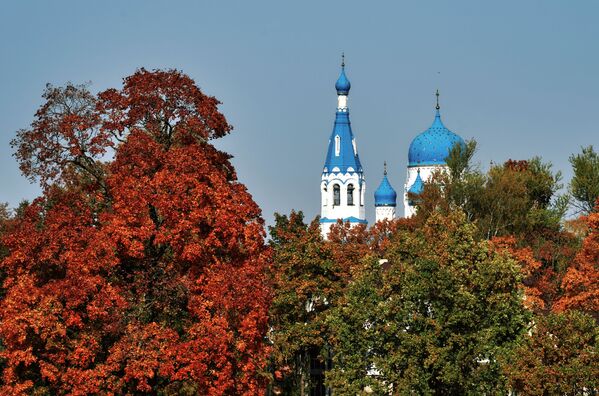 كاتدرائية شفاعة مريم العذراء في بلدة غاتشينا، منطقة لينينغراد، روسيا 27 سبتمبر 2020 - سبوتنيك عربي