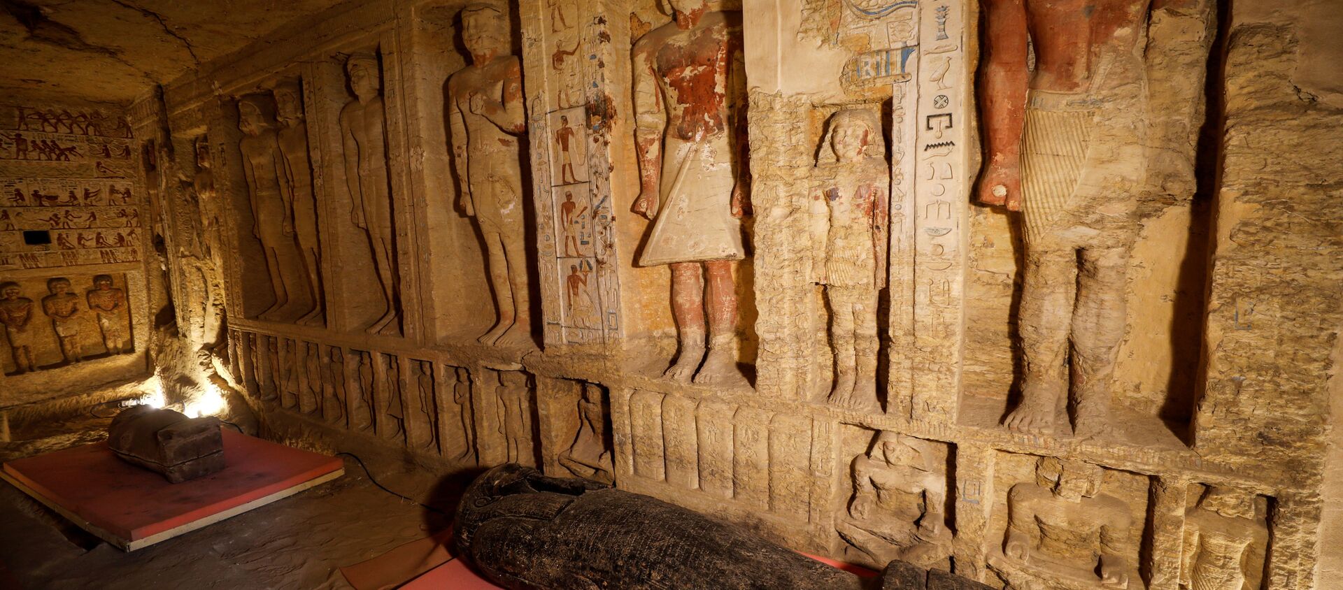 اكتشاف توابيت يقدر عمرها حوالي 2500 سنة في سقارة بمحافظة الجيزة، على بعد 30 كيلومترا جنوب القاهرة، مصر 3 أكتوبر 2020 - سبوتنيك عربي, 1920, 17.01.2021
