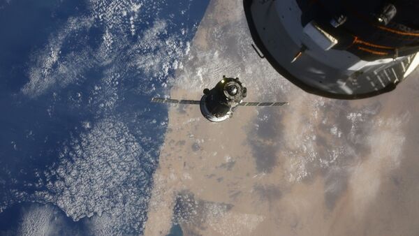 إطلاق صاروخ طراز سويوز إم إس17 بمركبة الفضاء المأهولة سويوز أم إس17، والتي أقلعت من بايكونور، لتلتحم مع مركبة الفضاء الدولية، 14 أكتوبر 2020 - سبوتنيك عربي