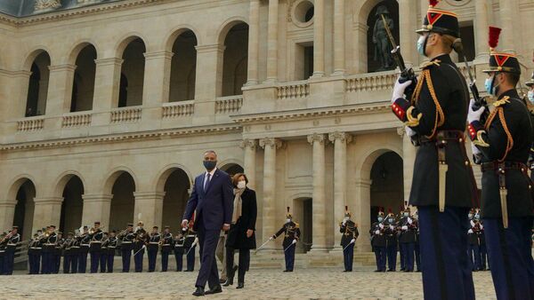 رئيس مجلس الوزراء العراقي القائد العام للقوات المسلحة، مصطفى الكاظمي، يصل فرنسا، 18 كتوبر 2020 - سبوتنيك عربي