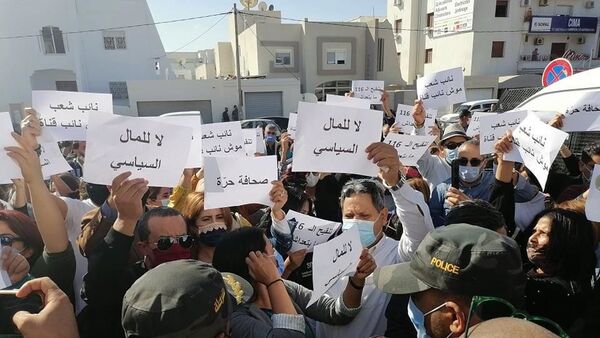 تظاهرة احتجاجية لصحفيين تونسيين - سبوتنيك عربي