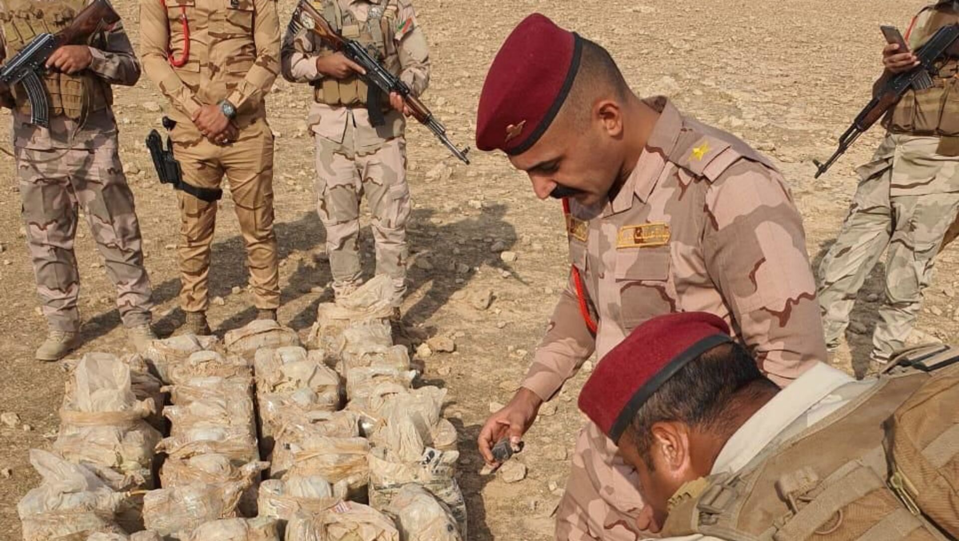 القوات العراقية تدمر متفجرات لـداعش غربي البلاد - سبوتنيك عربي, 1920, 07.02.2021