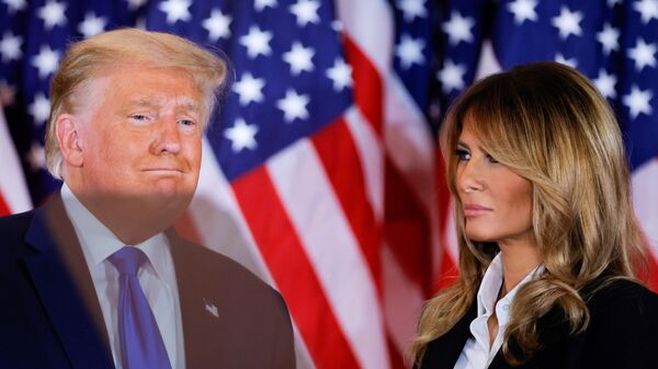 ميلانيا ترامب مع زوجها الرئيس الأمريكي دونالد ترامب في وشنطن، الولايات المتحدة، 4 نوفمبر/ تشرين الثاني 2020 - سبوتنيك عربي