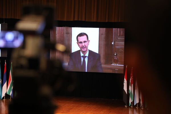 الرئيس السوري بشار الأسد يفتتح  المؤتمر الدولي حول عودة اللاجئين في دمشق، القصر الأموي 11 نوفمبر 2020 - سبوتنيك عربي