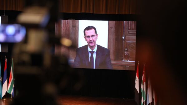 الرئيس السوري بشار الأسد يفتتح  المؤتمر الدولي حول عودة اللاجئين في دمشق، القصر الأموي 11 نوفمبر 2020 - سبوتنيك عربي
