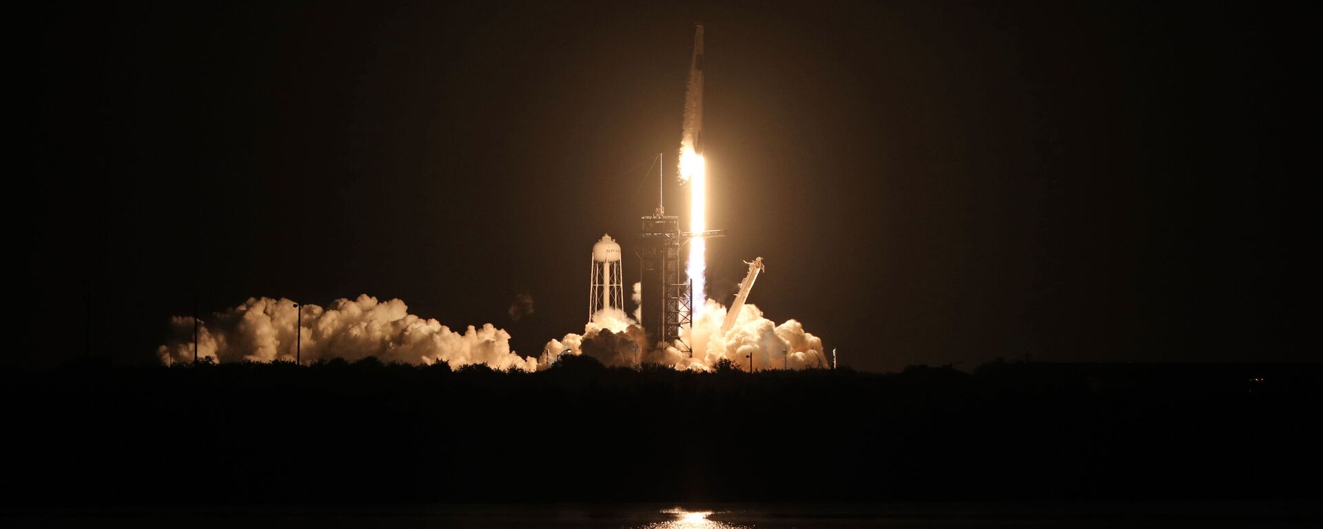 إطلاق مركبة سبيس إكس والتي تحمل اسم كرو دراغون عن طريق صاروخ فالكون 9، من مركز كينيدي للفضاء التابع لناسا في كيب كانافيرال بولاية فلوريدا، الولايات المتحدة 16 نوفمبر 2020 - سبوتنيك عربي, 1920, 28.01.2022