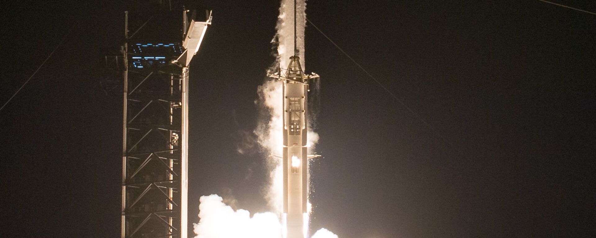 إطلاق مركبة سبيس إكس والتي تحمل اسم كرو دراغون عن طريق صاروخ فالكون 9، من مركز كينيدي للفضاء التابع لناسا في كيب كانافيرال بولاية فلوريدا، الولايات المتحدة 16 نوفمبر 2020 - سبوتنيك عربي, 1920, 30.03.2021