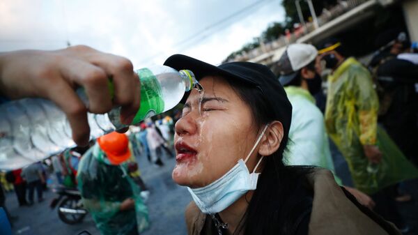 احتجاجات تعم في بانكوك عشية تصويت مجلس الشيوخ على تعديلات في الدستور التايلندي، تايلاند 17 نوفمبر 2020 - سبوتنيك عربي