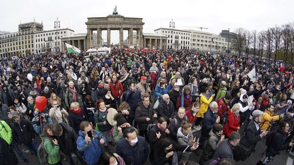 مظاهرات في برلين ضد اجراءات الحجر الصحي - سبوتنيك عربي