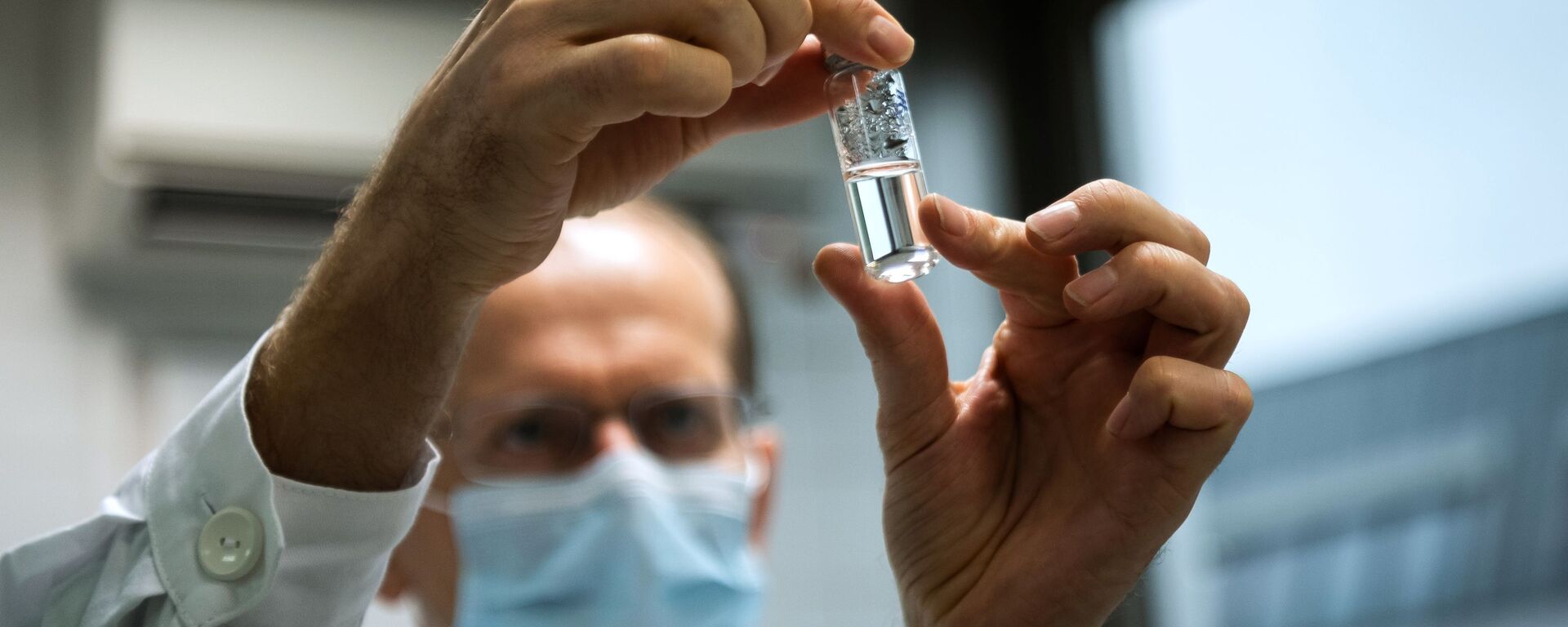 تسليم لقاح سبوتنيك V ضد فيروس كورونا  الروسي إلى المجر لإجراء التجارب السريرية 19 نوفمبر 2020 - سبوتنيك عربي, 1920, 12.02.2021