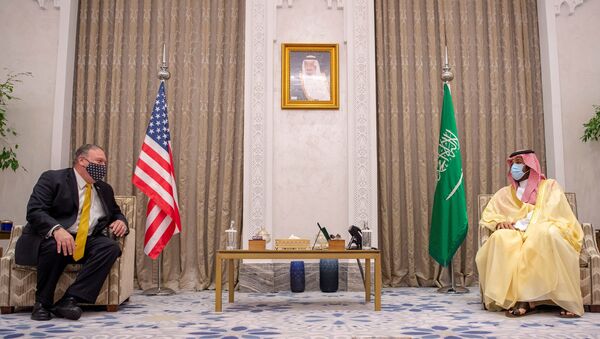 ولي العهد السعودي الأمير محمد بن سلمان يستقبل وزير الخارجية الأمريكي مايك بومبيو في مدينة نيوم - سبوتنيك عربي