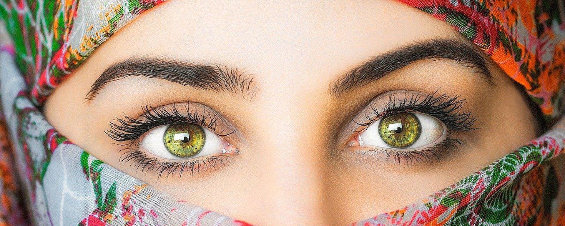 عيون خضراء  - سبوتنيك عربي, 1920, 22.03.2021