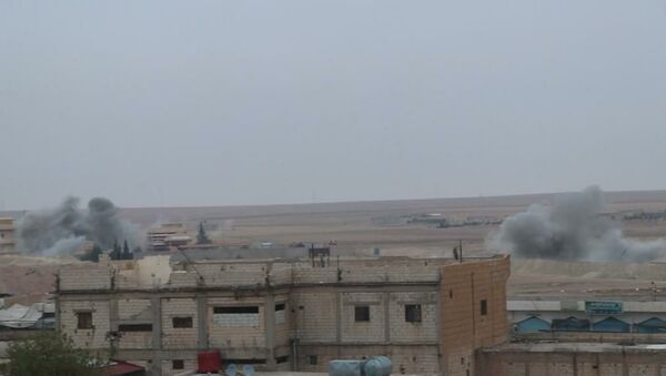 الميلشيات التركمانية تكثف قصفها المدفعي على مواقع الميلشيات الكردية شرقي سوريا - سبوتنيك عربي