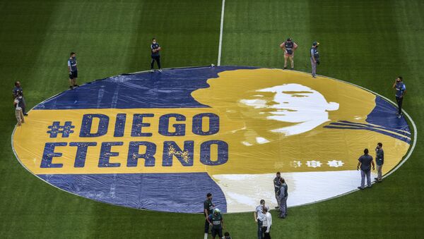 الأسطورة الراحل، دييغو مارادونا في ملعب (لا بومبونيرا) الخاص بفريق بوكا جونيورز الأرجنتيني - سبوتنيك عربي