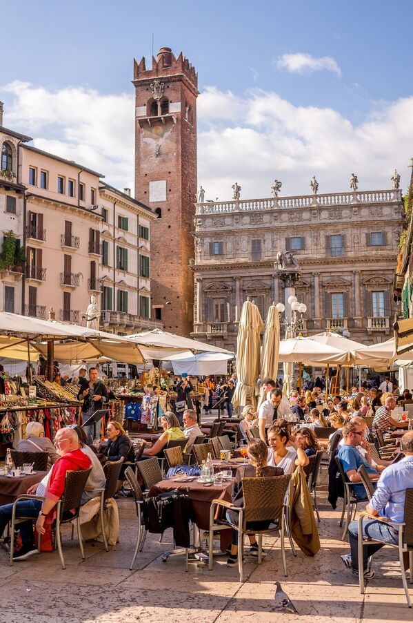 مدينة فيرونا التاريخية في إيطاليا حصلت على لقب أفضل وجهة لتذوق المطبخ (الإيطالي) في العالم لعام 2020 - سبوتنيك عربي