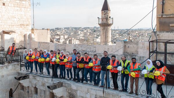 فريق حدد المهتم بالتراث وإسعاف حجارة مدينتهم حلب، سوريا - سبوتنيك عربي